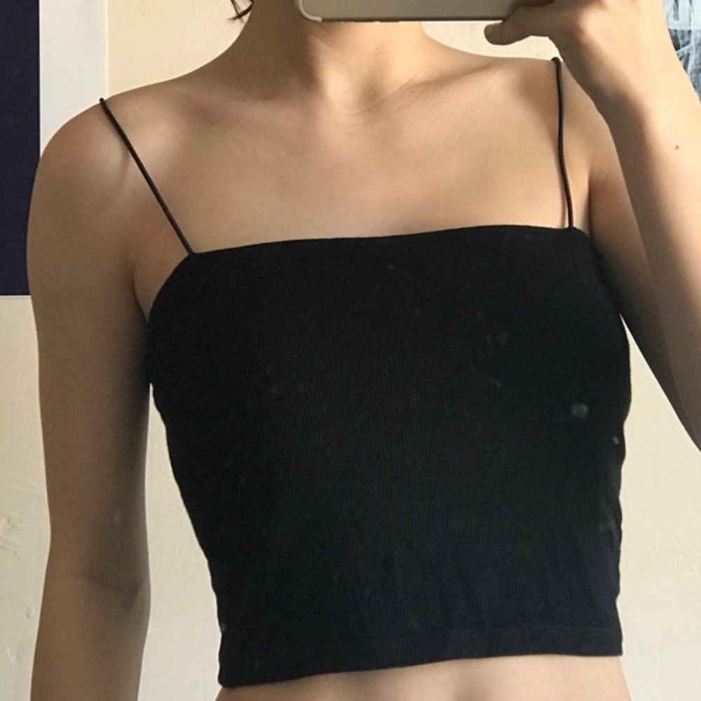 Black cami crop top